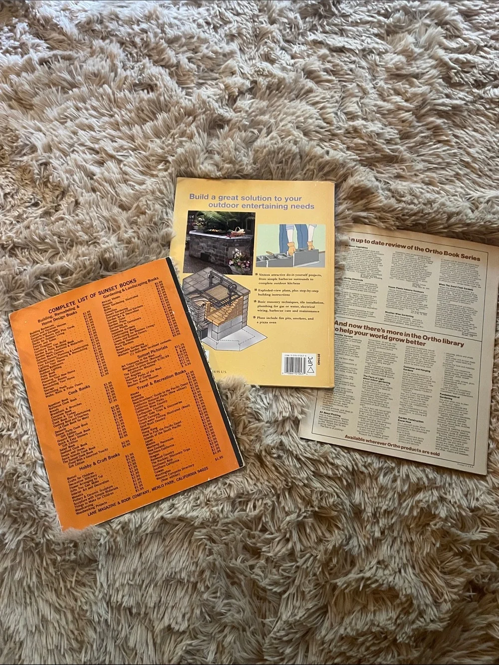 Sunset Building Barbecues Outdoor Kitchens Book - Blue Cover